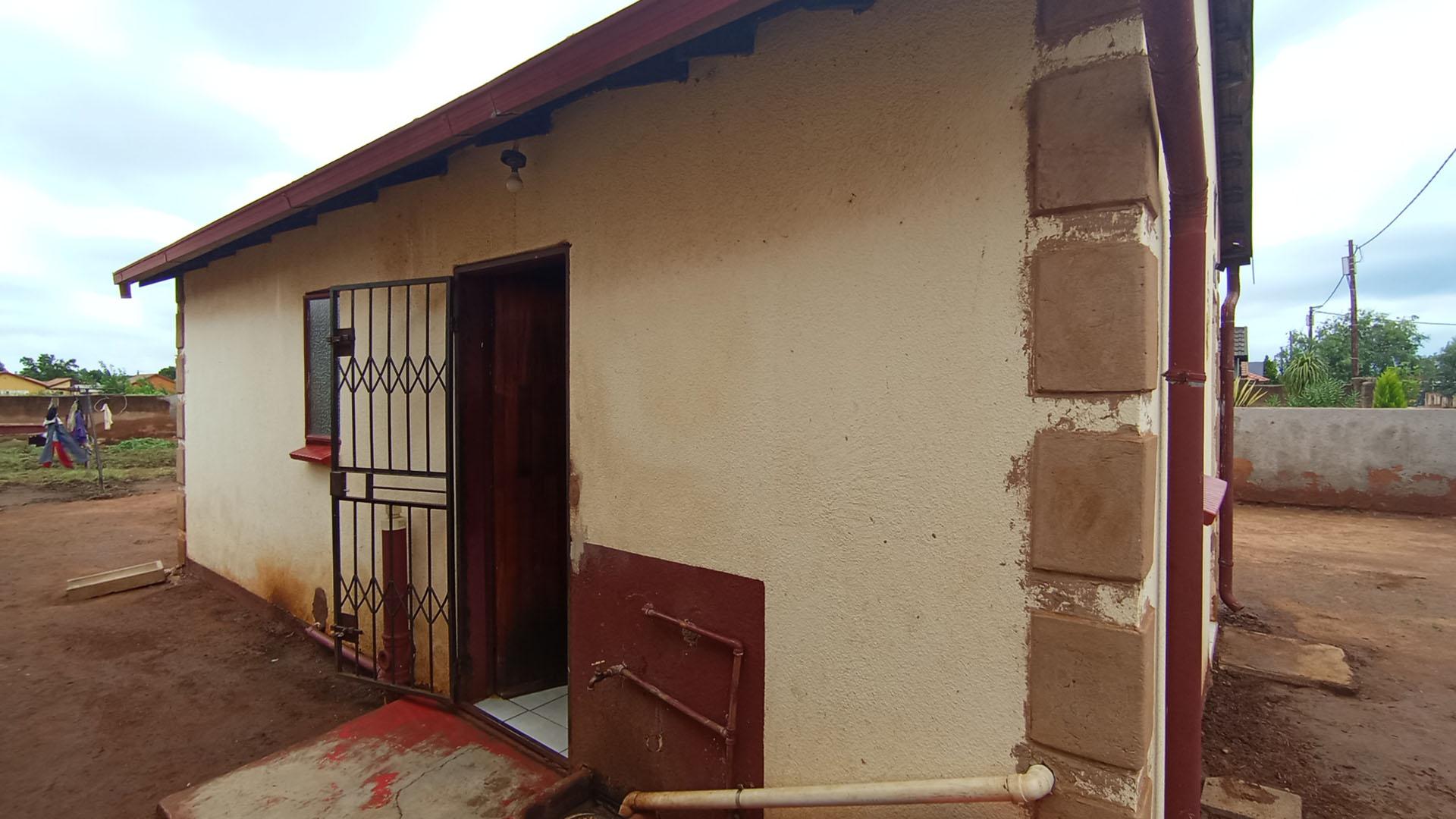 Front View of property in Soshanguve