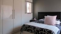 Main Bedroom - 14 square meters of property in Ennerdale