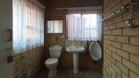 Bathroom 2 - 6 square meters of property in Danville