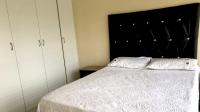 Main Bedroom of property in Jackaroo Park