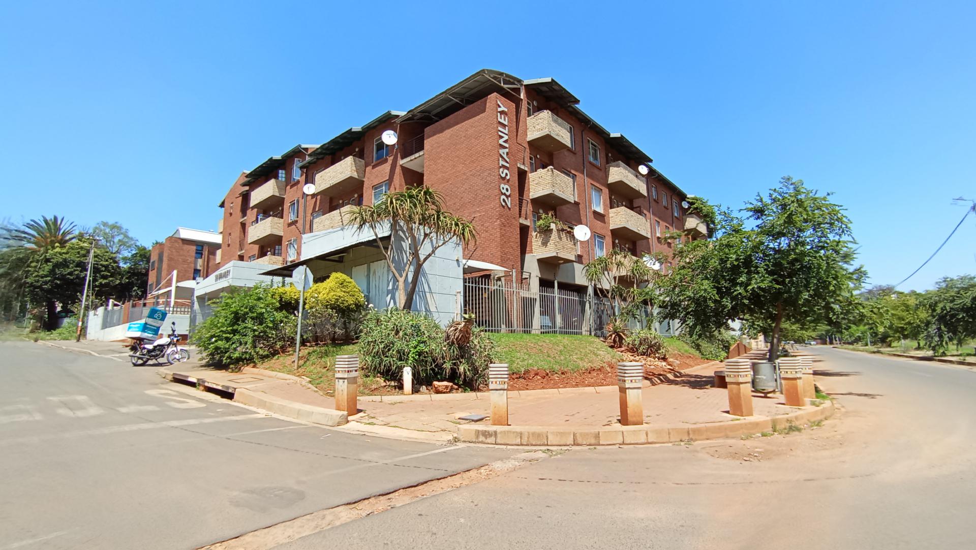 Front View of property in Braamfontein Werf