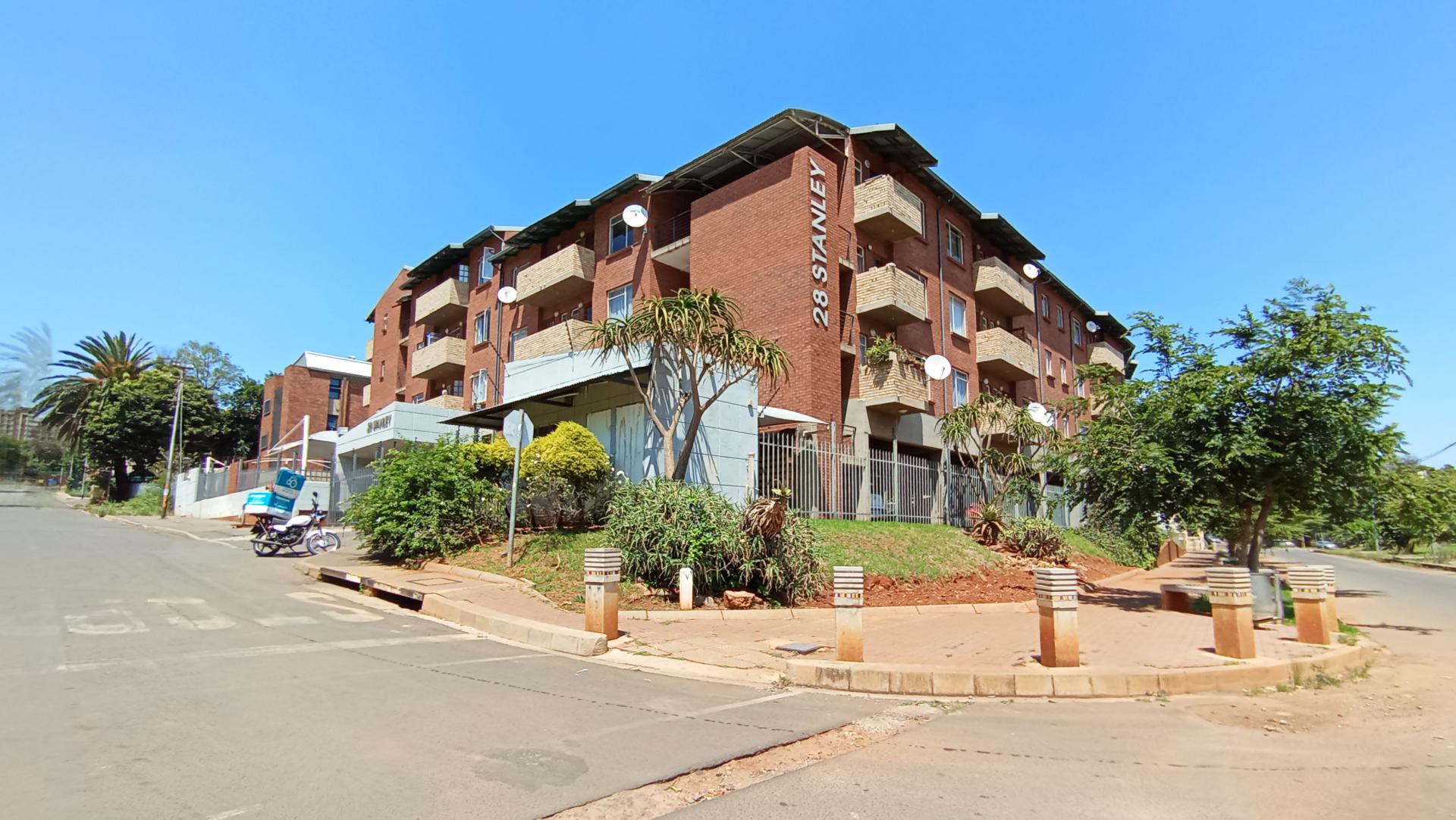 Front View of property in Braamfontein Werf