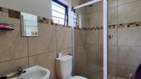 Main Bathroom - 4 square meters of property in Albertsdal