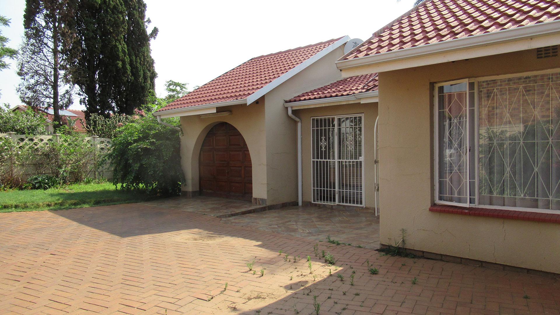 Front View of property in Lenasia South