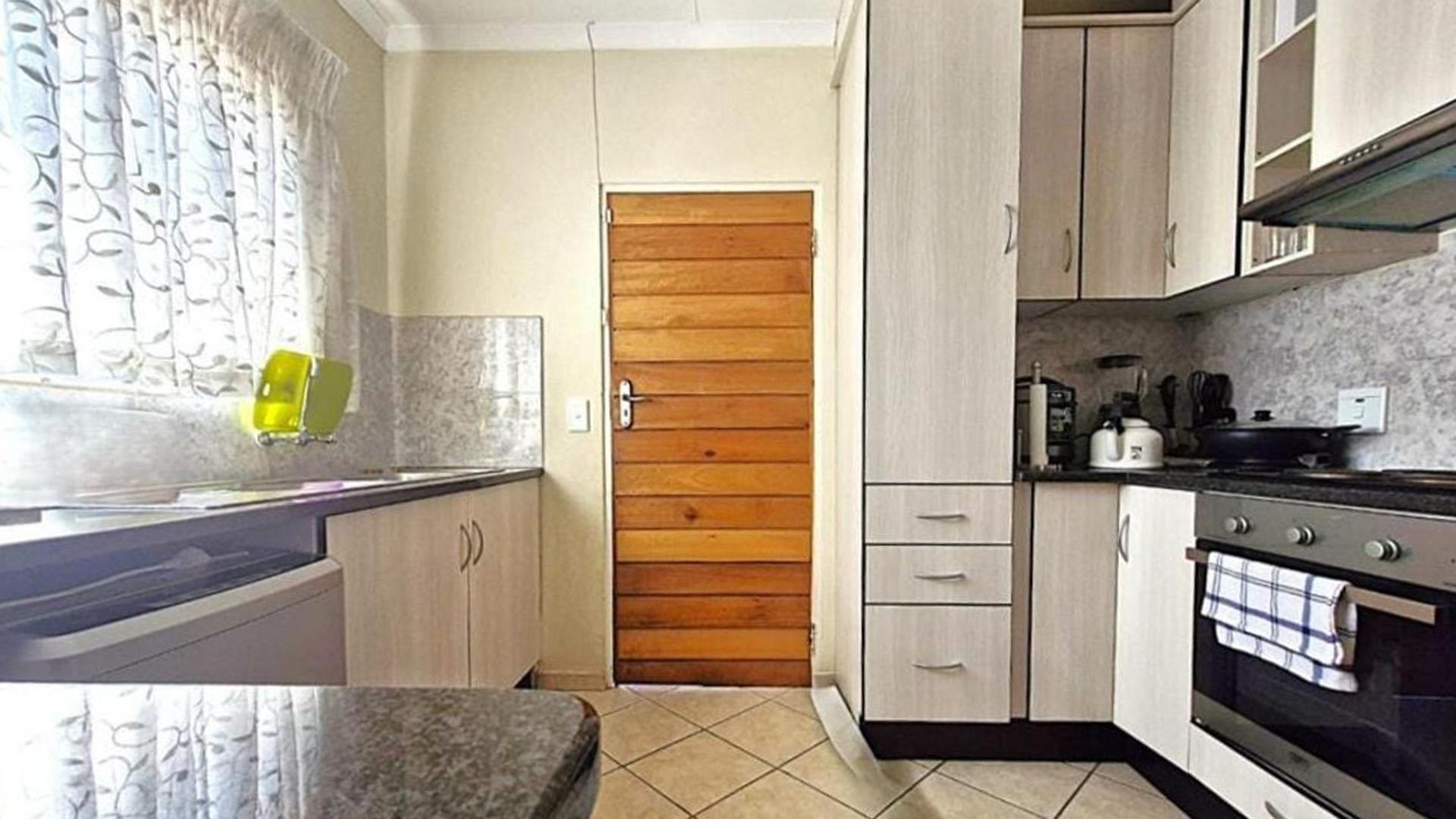 Kitchen of property in Blue Hills