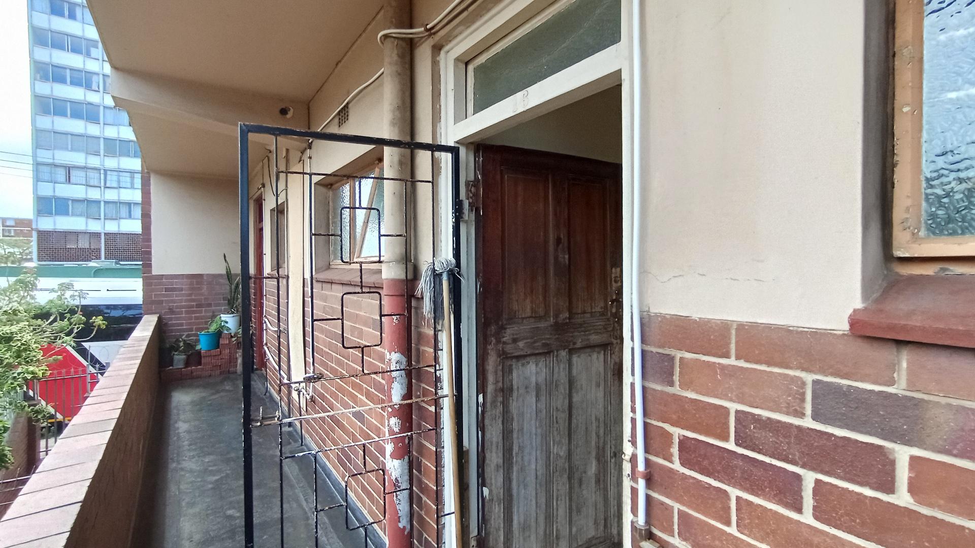 Front View of property in Bulwer (Dbn)