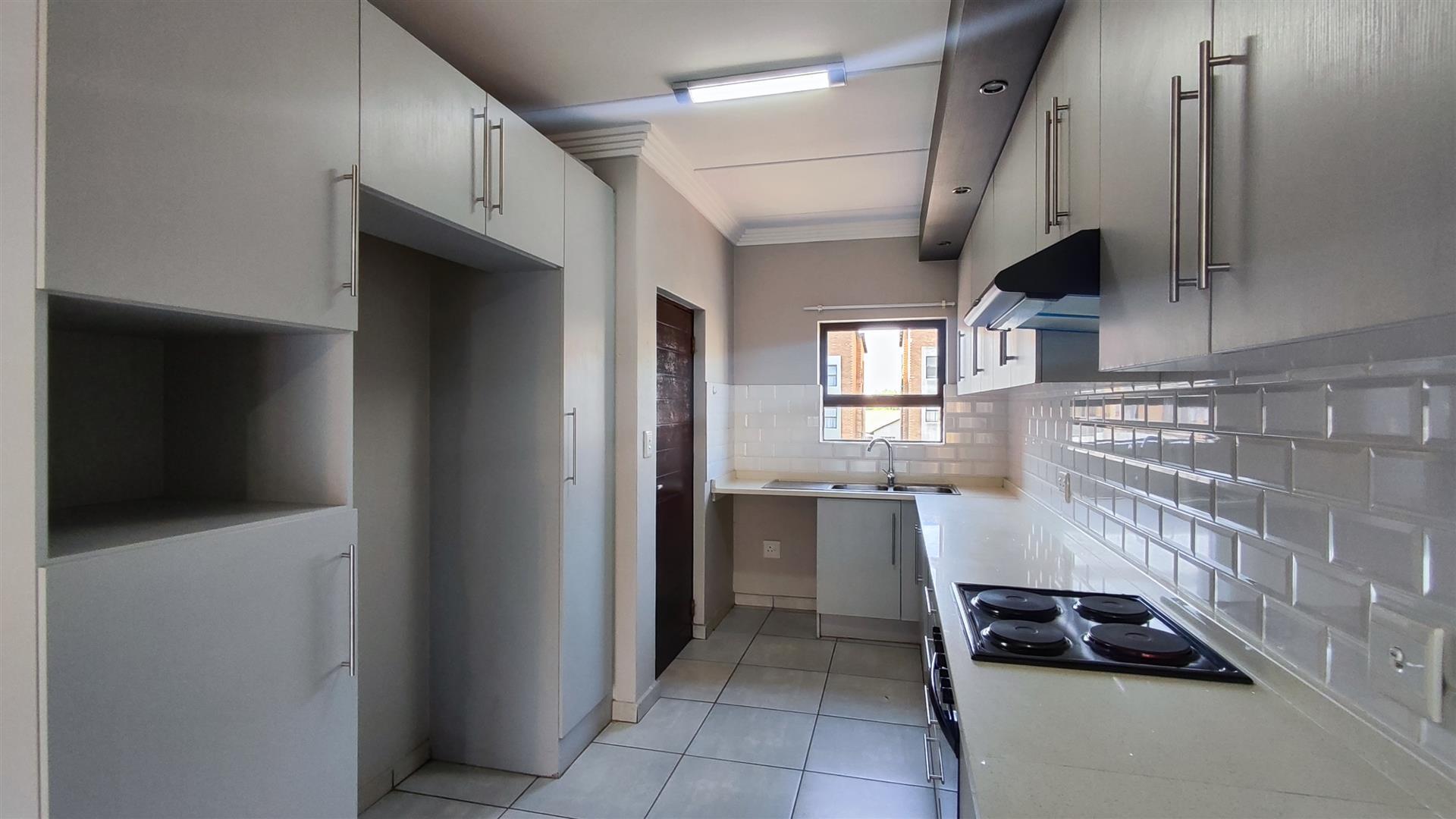 Kitchen - 10 square meters of property in Jansen Park