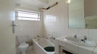 Bathroom 1 - 5 square meters of property in Bulwer (Dbn)