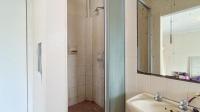 Main Bathroom - 4 square meters of property in Bulwer (Dbn)