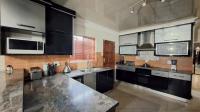 Kitchen of property in Vista Park