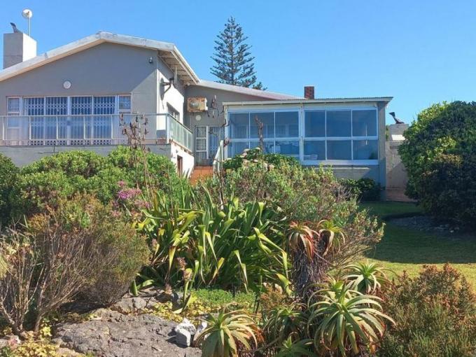 4 Bedroom House for Sale For Sale in Hermanus - MR658729