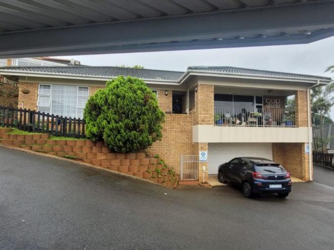 3 Bedroom Simplex for Sale For Sale in Amanzimtoti  - MR658745