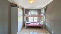 Bed Room 2 - 15 square meters of property in Shallcross 