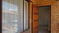 Balcony - 6 square meters of property in Meredale