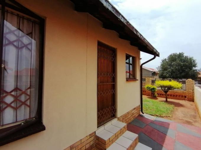 3 Bedroom House for Sale For Sale in Tlhabane West - MR658896