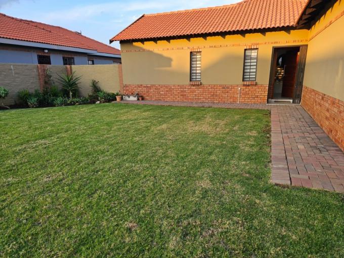 3 Bedroom House for Sale For Sale in Waterval East - MR658941