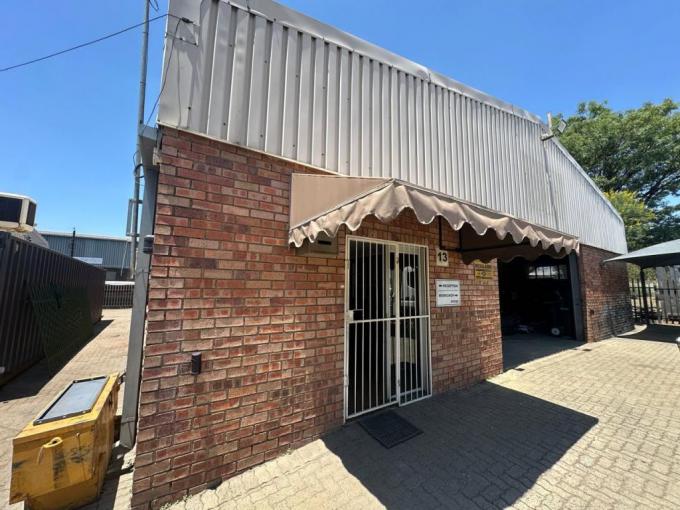 Commercial to Rent in Rustenburg - Property to rent - MR659130