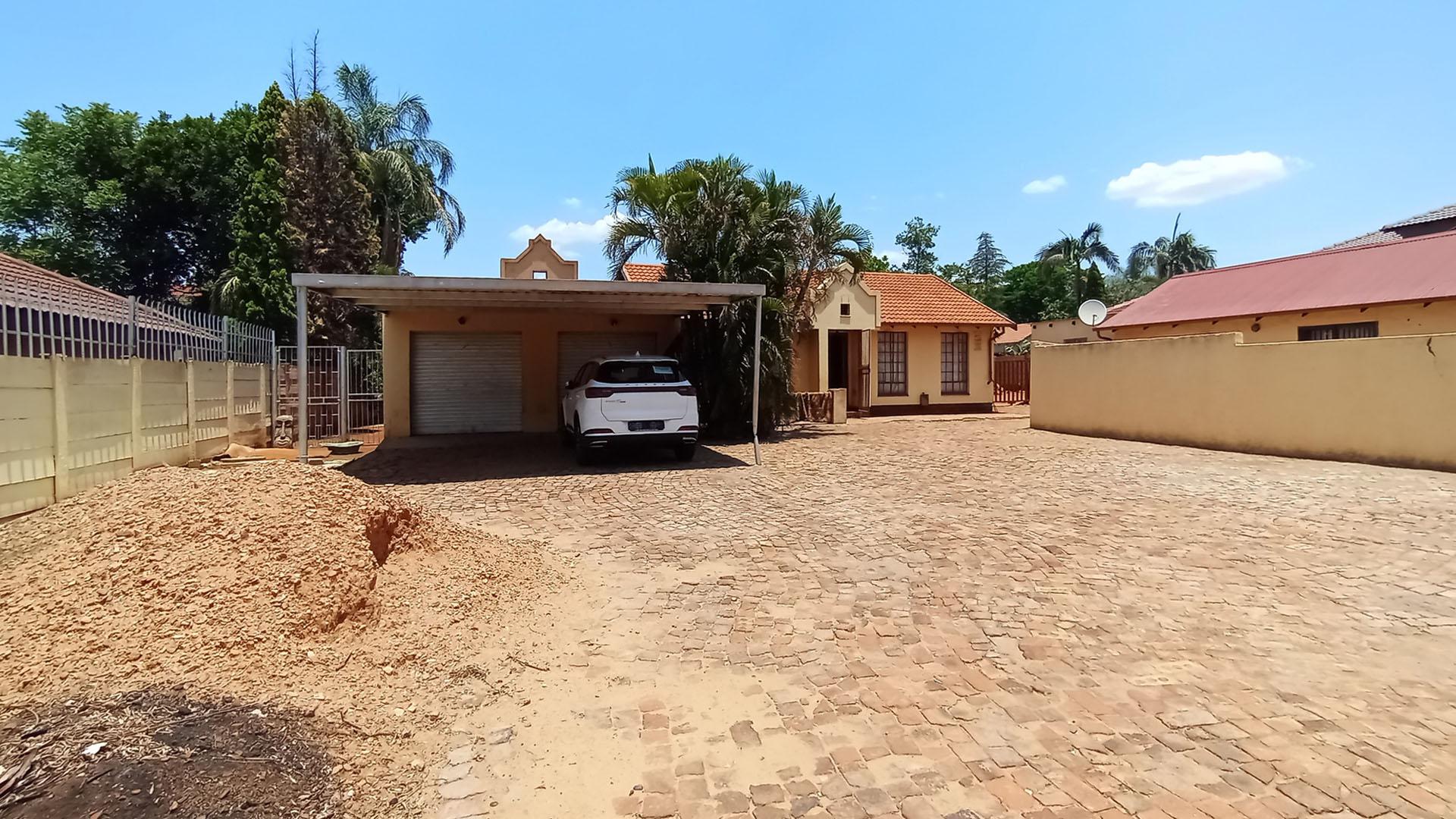 Front View of property in The Orchards