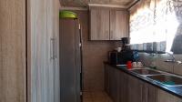 Kitchen - 9 square meters of property in The Orchards