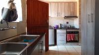 Kitchen - 9 square meters of property in The Orchards