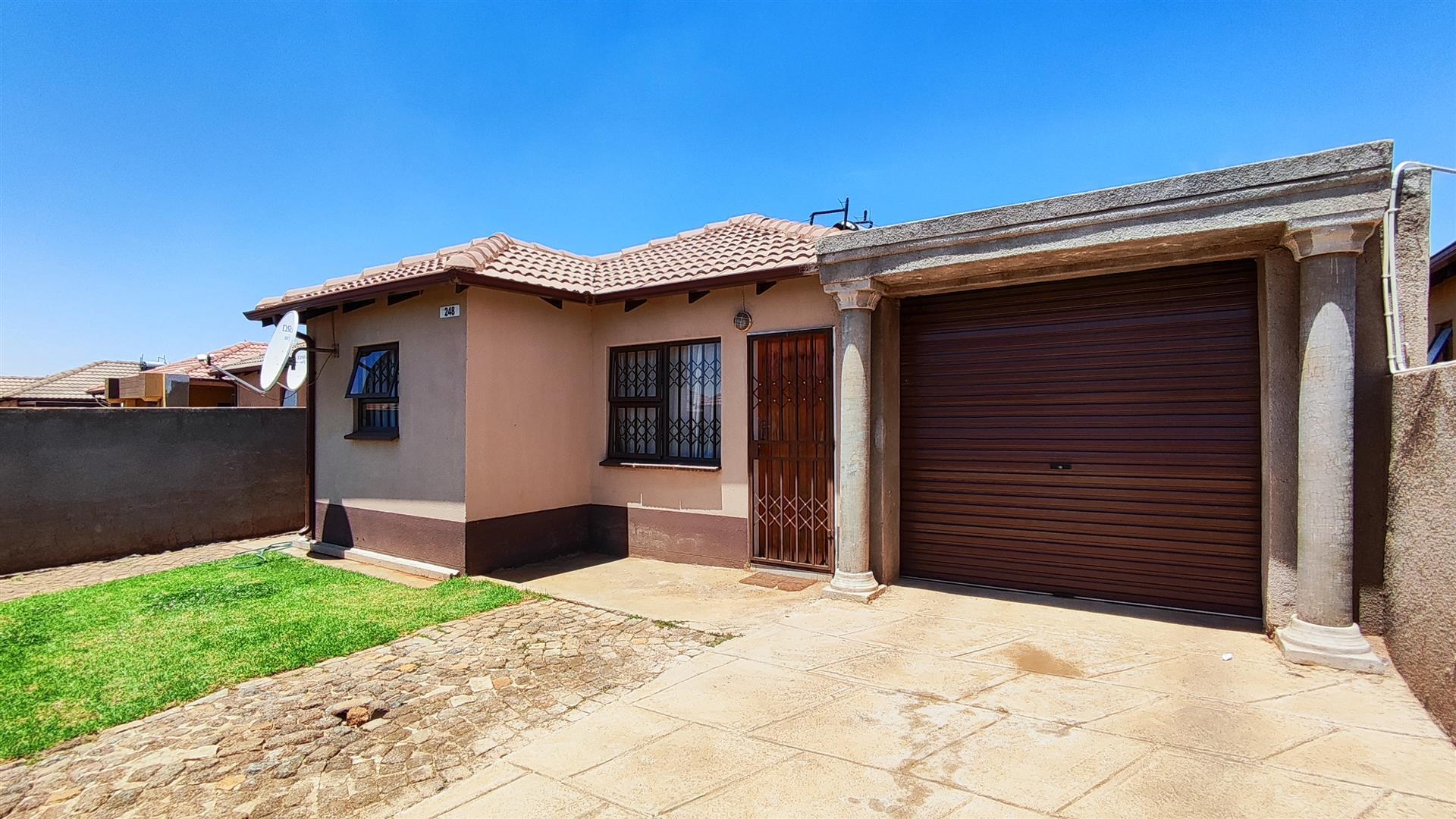 Front View of property in Windmill Park