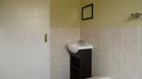 Bathroom 1 - 4 square meters of property in Willowbrook