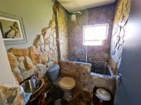 Bathroom 1 of property in Jeffrey's Bay