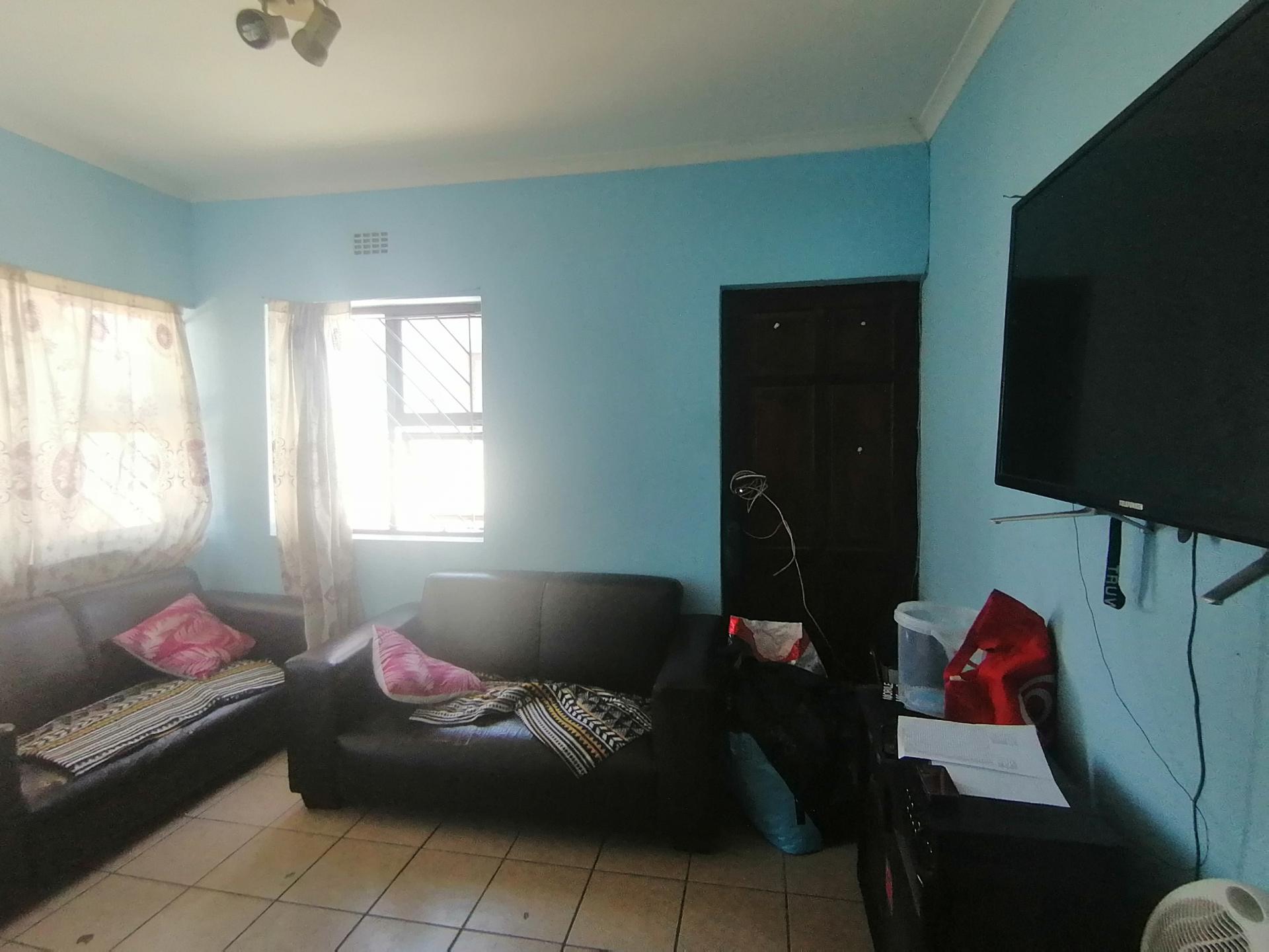 Lounges of property in Mitchells Plain