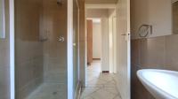 Bathroom 1 - 5 square meters of property in Monavoni