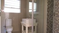 Main Bathroom - 5 square meters of property in Lone Hill