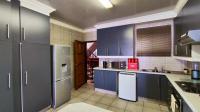 Kitchen - 18 square meters of property in Alberton