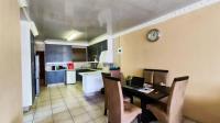 Dining Room - 8 square meters of property in Alberton