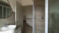 Bathroom 1 - 5 square meters of property in Rua Vista