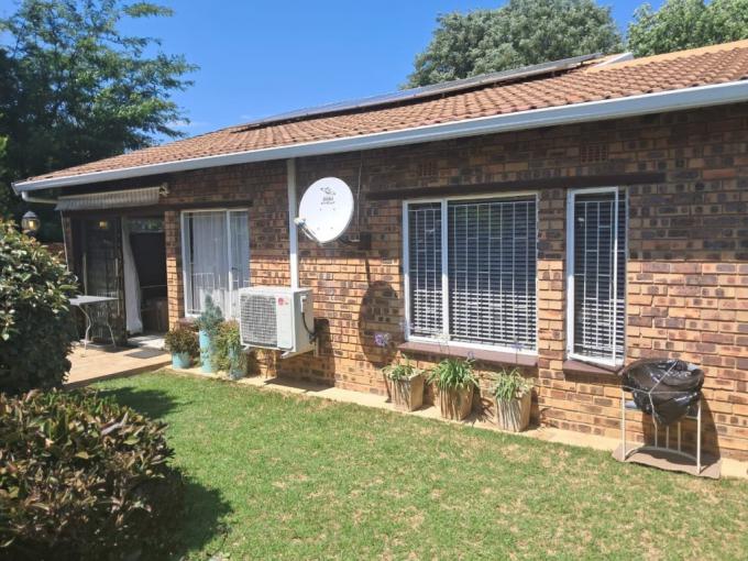 3 Bedroom Simplex for Sale For Sale in Brackenhurst - MR659393