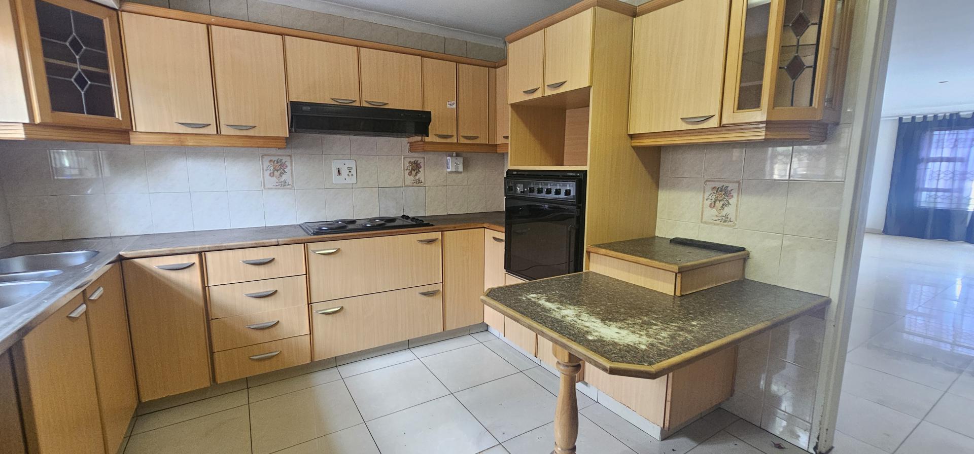 Kitchen - 16 square meters of property in Orient Hills