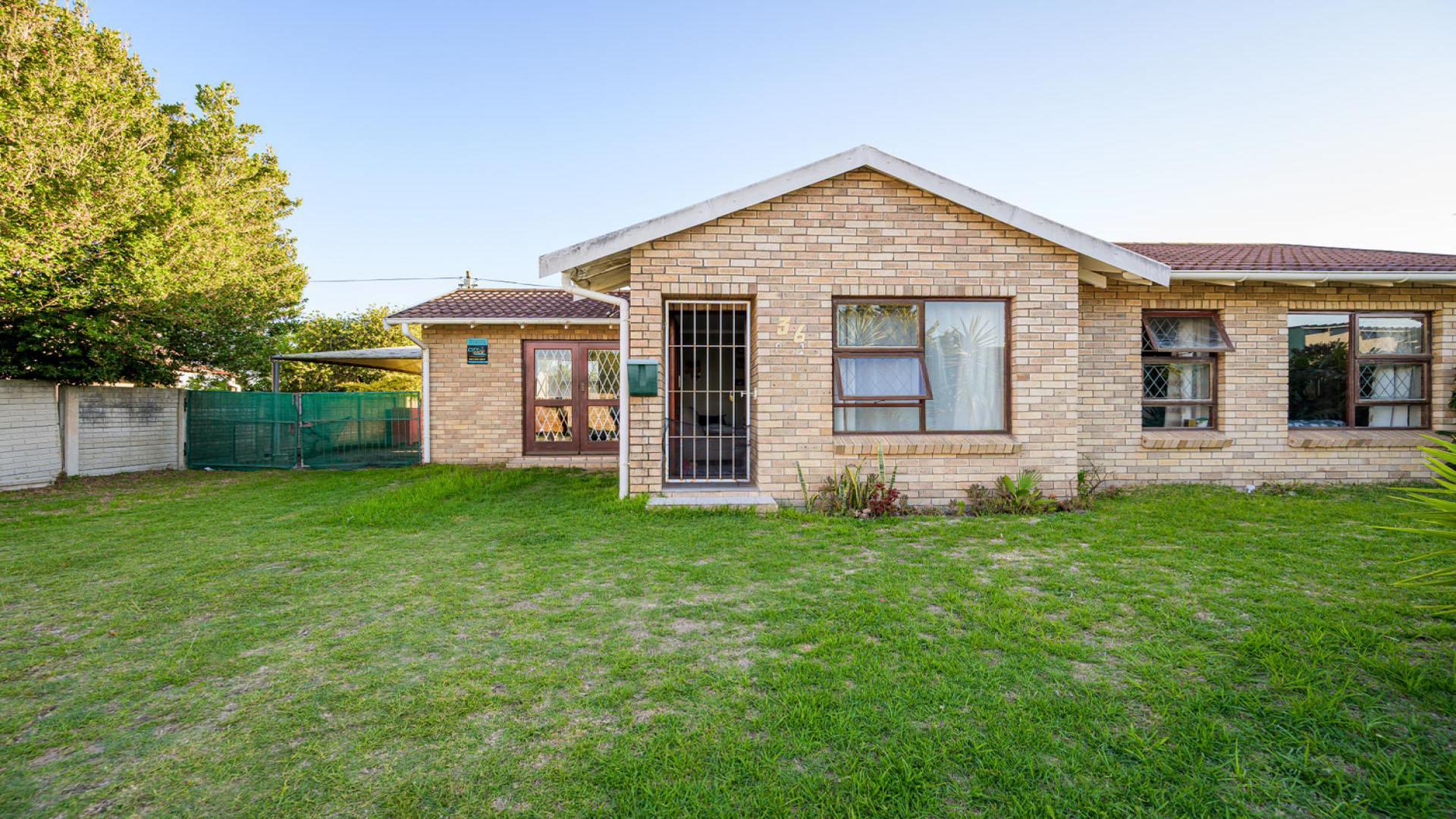 Front View of property in Brentwood Park