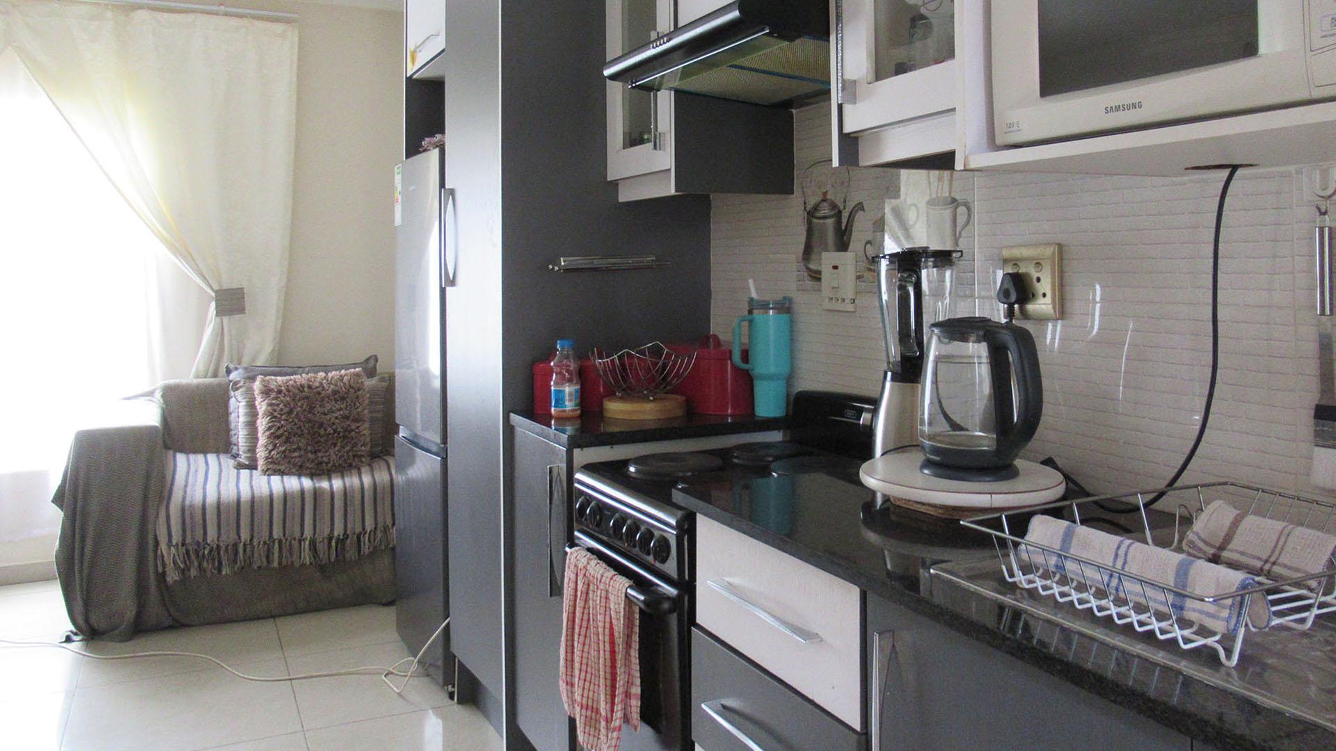 Kitchen - 3 square meters of property in Jabulani