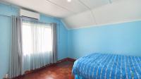 Bed Room 2 - 18 square meters of property in Umbilo 