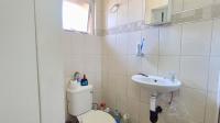 Bathroom 2 - 2 square meters of property in Amanzimtoti 