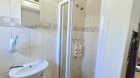 Bathroom 2 - 2 square meters of property in Amanzimtoti 