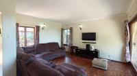 Lounges - 25 square meters of property in Amanzimtoti 