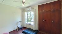 Bed Room 1 - 14 square meters of property in Amanzimtoti 