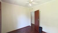 Bed Room 1 - 14 square meters of property in Amanzimtoti 