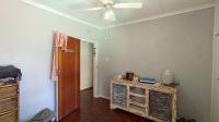 Bed Room 2 - 13 square meters of property in Amanzimtoti 