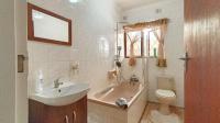 Bathroom 1 - 5 square meters of property in Amanzimtoti 