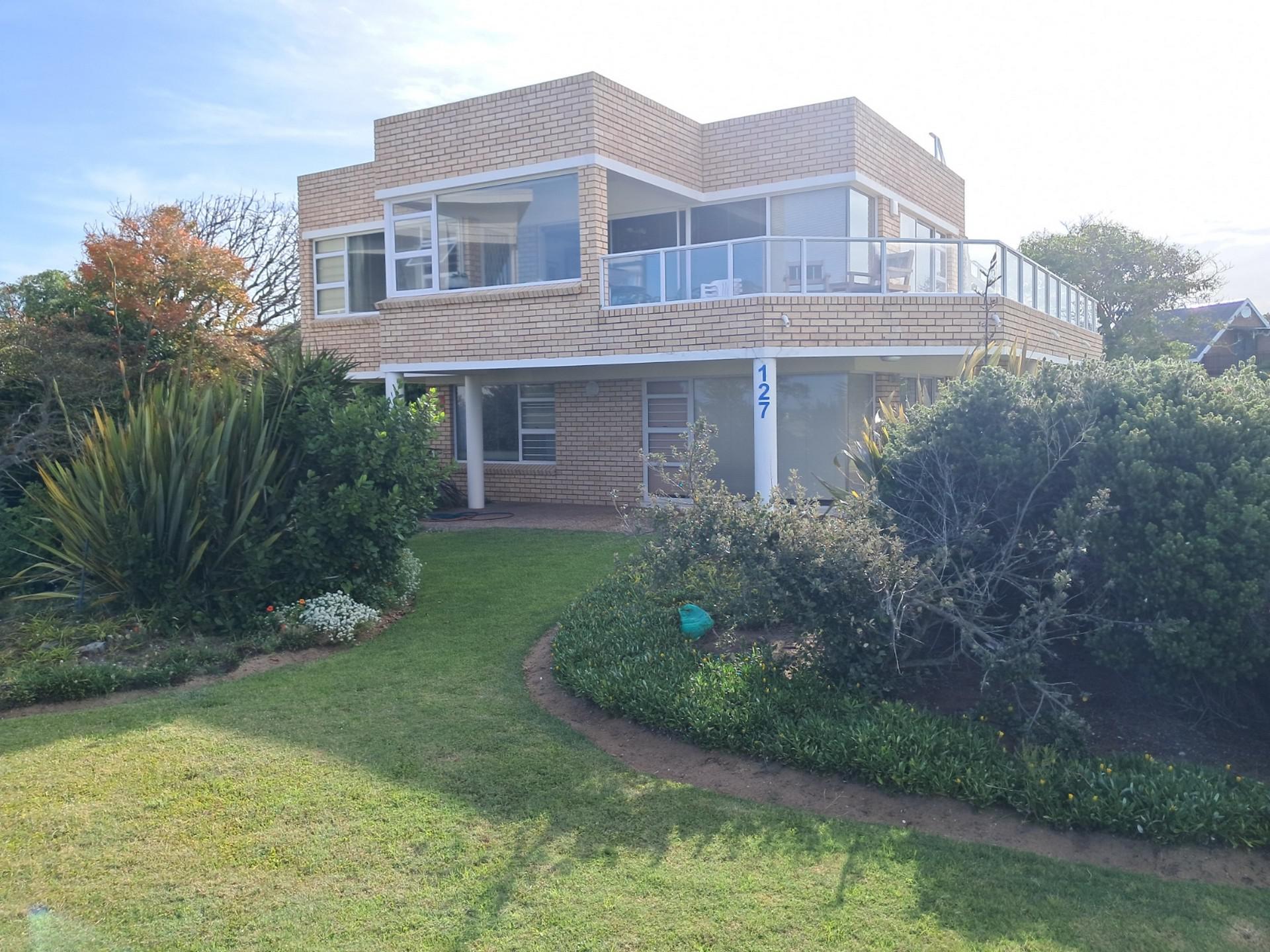  of property in Stilbaai (Still Bay)