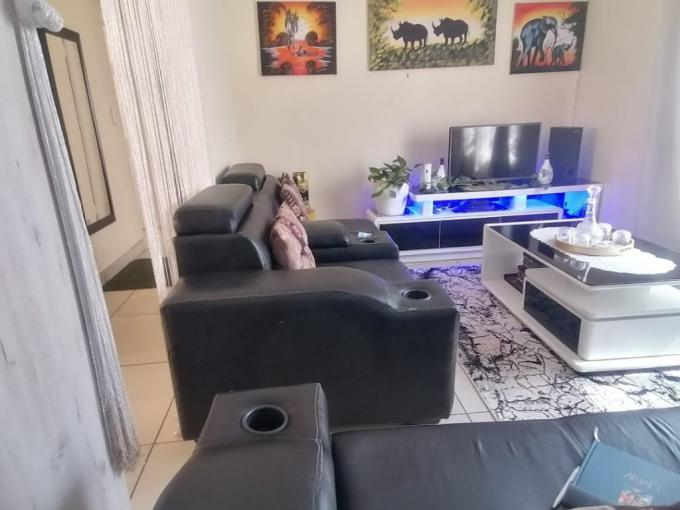 2 Bedroom House for Sale For Sale in Roodekop - MR659570