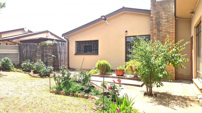 3 Bedroom House for Sale For Sale in Potchefstroom - MR659656