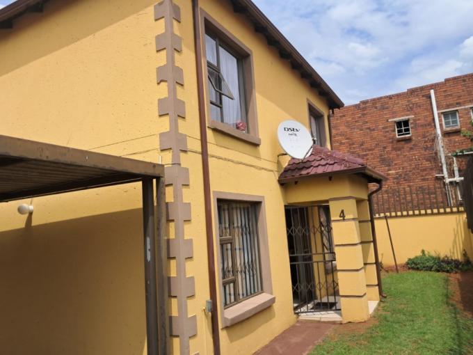 2 Bedroom Simplex for Sale For Sale in Germiston - MR659751