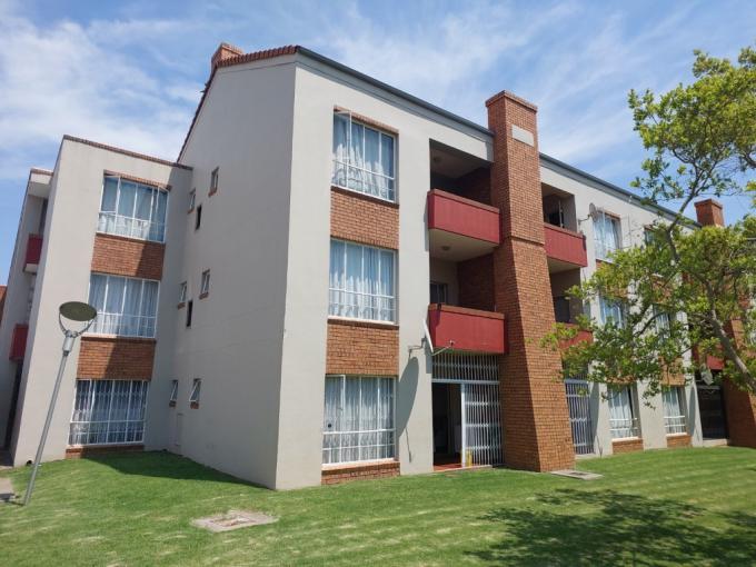 2 Bedroom Apartment to Rent in Waterkloof Glen - Property to rent - MR659899